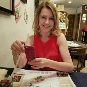 Meet your Posher, Elena